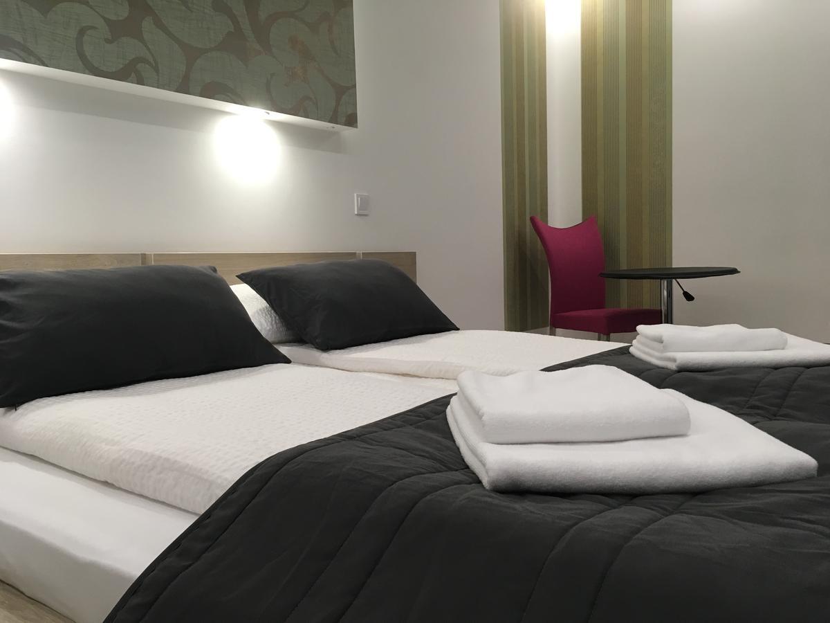 Gutenberg Apartments แซแก็ด ภายนอก รูปภาพ